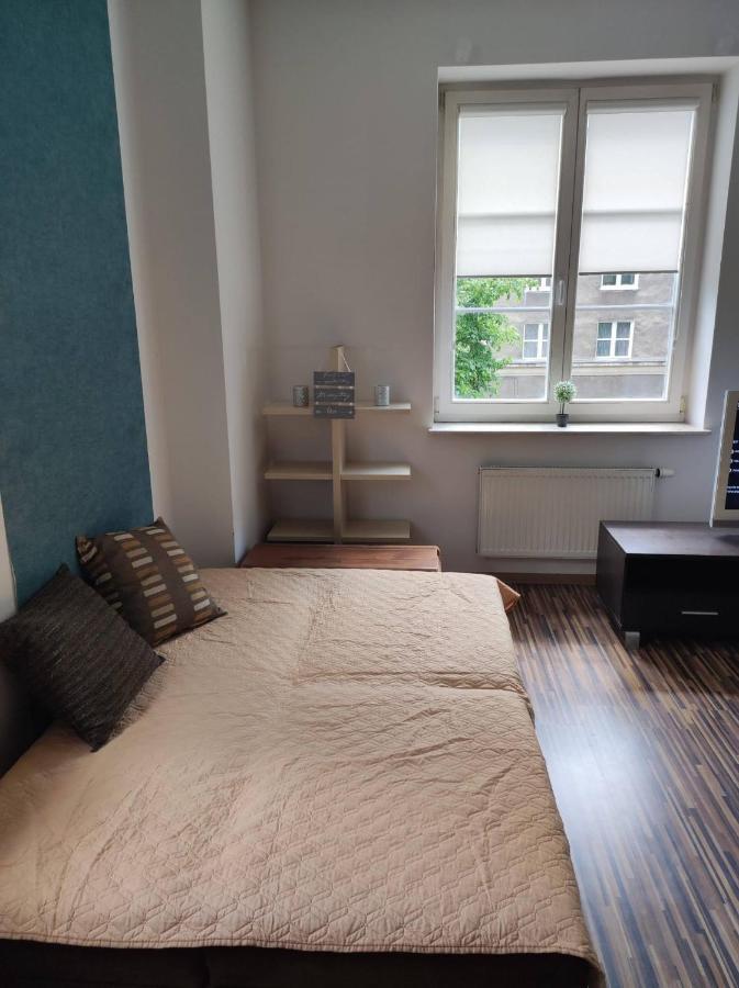 Apartament Przy Fontannie Neptuna กดัญสก์ ภายนอก รูปภาพ