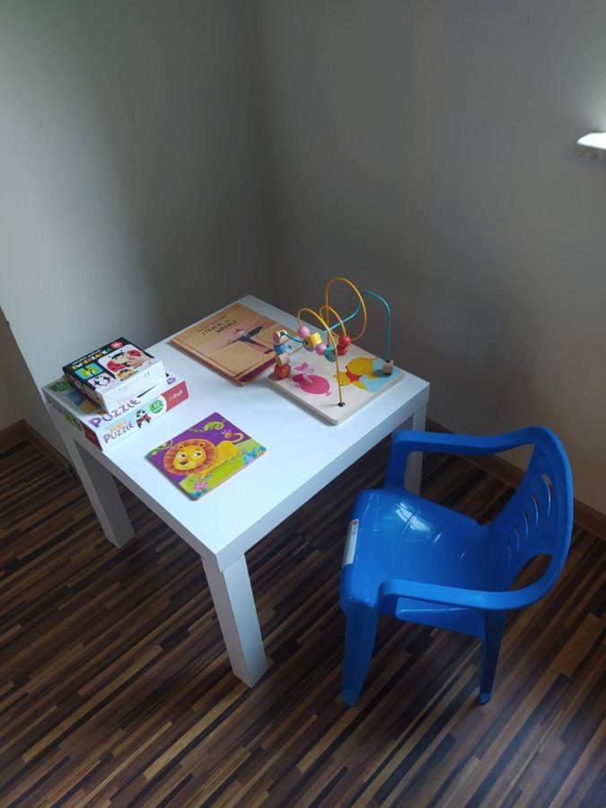 Apartament Przy Fontannie Neptuna กดัญสก์ ภายนอก รูปภาพ